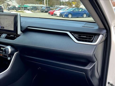 Used 2024 Toyota RAV4 LE image 13