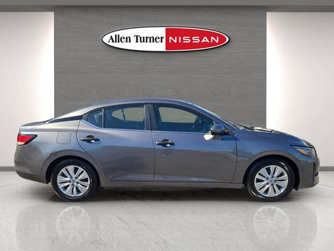 Used 2024 Nissan Sentra S image 5