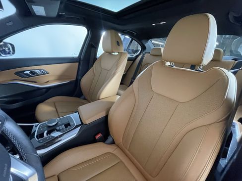 Used 2023 BMW 330i xDrive Sedan w/ Premium Package image 9