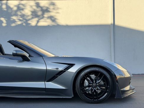 Used 2019 Chevrolet Corvette Stingray Coupe w/ Carbon Flash Badge Package image 17