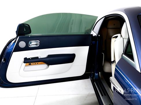 Certified 2019 Rolls-Royce Wraith RWD image 22