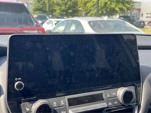 Used 2025 Toyota Grand Highlander AWD image 16