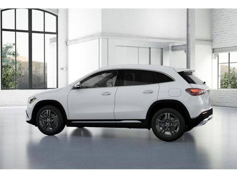New 2025 Mercedes-Benz GLA 250 image 32