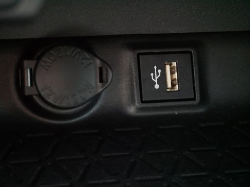 Certified 2025 Toyota RAV4 XLE AWD/4WD image 29