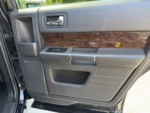 Used 2018 Ford Flex Limited w/ Equipment Group 301A AWD/4WD image 42