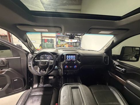 Used 2022 GMC Sierra 2500 Denali w/ Denali Ultimate Package AWD/4WD image 14