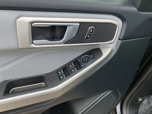 Used 2023 Ford Explorer XLT w/ Equipment Group 202A image 10