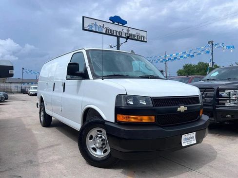 Used 2021 Chevrolet Express 2500 w/ Driver Convenience Package RWD image 1