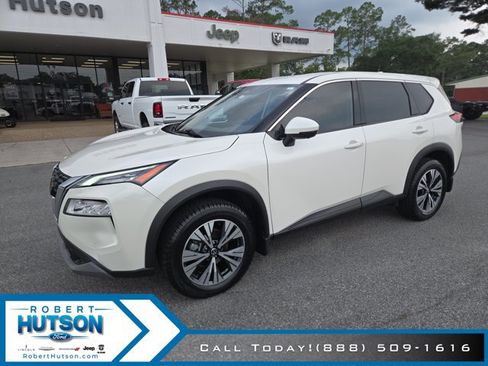 Used 2021 Nissan Rogue SV FWD image 2