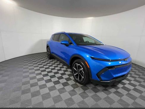 New 2026 Chevrolet Equinox EV LT image 3