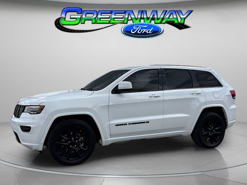 Used 2022 Jeep Grand Cherokee Laredo X image 1