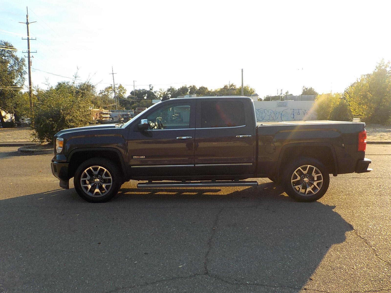 Used 2015 GMC Sierra 1500 SLT w/ All-Terrain Package AWD/4WD image 6