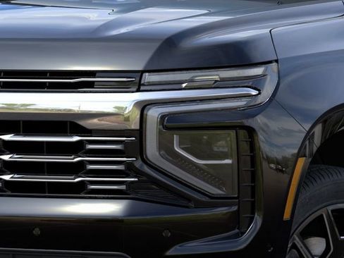 New 2025 Chevrolet Suburban Premier AWD/4WD image 10