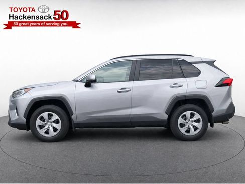Used 2021 Toyota RAV4 LE w/ Carpet Mat Package (TMS) AWD/4WD image 38