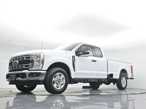 New 2026 Ford F250 XLT w/ F-250 >10K GVWR Package image 36