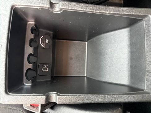 Used 2020 Jeep Cherokee Limited FWD image 25