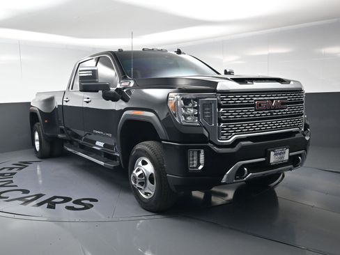 Certified 2022 GMC Sierra 3500 Denali image 3