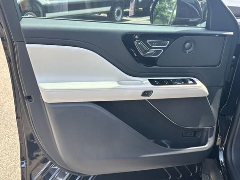 New 2026 Lincoln Aviator Reserve RWD image 11