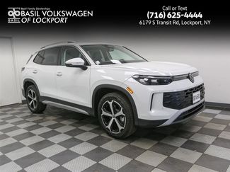 Used 2025 Volkswagen Tiguan SE w/ Panoramic Sunroof Package video 1