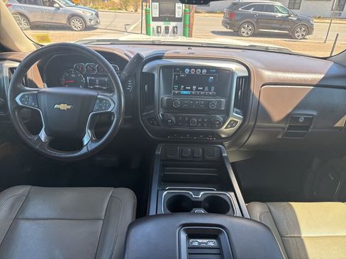 Used 2018 Chevrolet Silverado 1500 LTZ w/ Sport Package AWD/4WD image 12