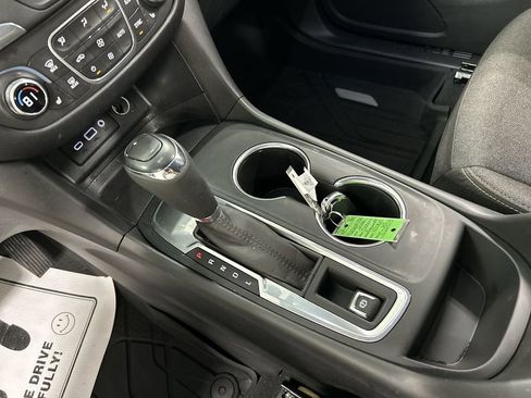 Used 2020 Chevrolet Equinox LT FWD image 17