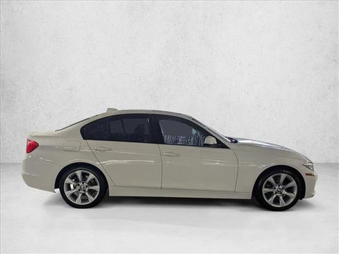 Used 2015 BMW 320i Sedan image 4