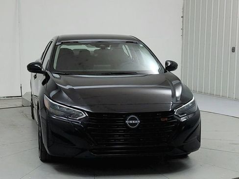 Used 2025 Nissan Sentra SR w/ Midnight Edition image 2