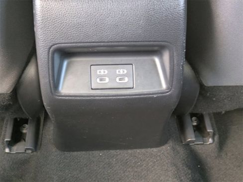 Used 2023 Toyota Corolla LE image 13