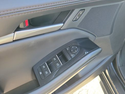 Used 2024 MAZDA MAZDA3 s FWD image 17