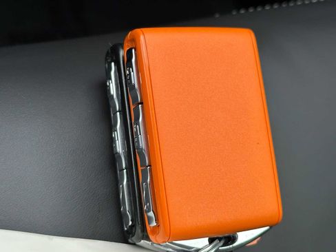 Certified 2024 Volvo XC60 T8 Ultimate w/ Climate Package image 33