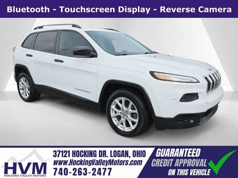 Used 2016 Jeep Cherokee Sport FWD image 1