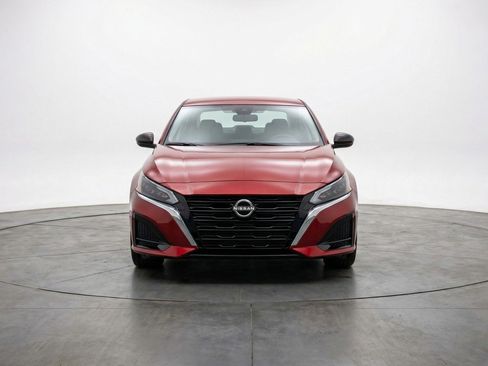 Used 2025 Nissan Altima 2.5 SV image 2