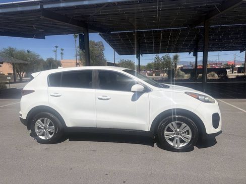 Used 2017 Kia Sportage LX FWD image 11