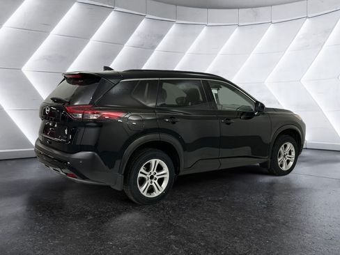 Used 2023 Nissan Rogue SV w/ SV Premium B Package FWD image 4