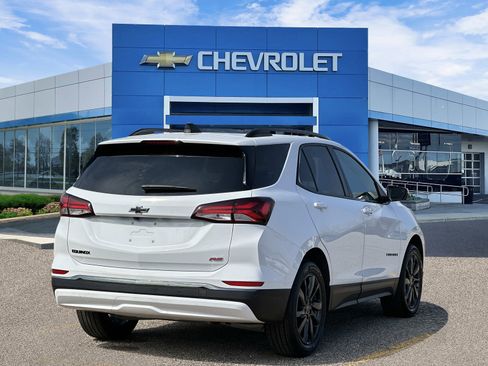 Used 2023 Chevrolet Equinox RS FWD image 4