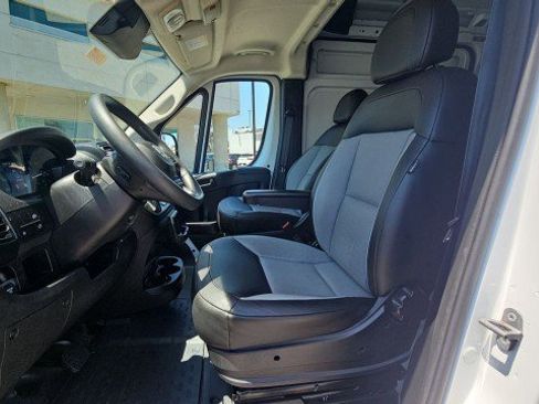 Used 2026 RAM ProMaster 2500 w/ Convenience Group FWD image 18