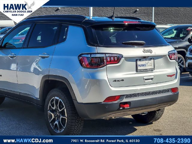 Used 2025 Jeep Compass Trailhawk AWD/4WD image 6