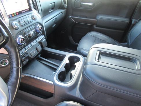 Used 2020 GMC Sierra 1500 SLT w/ SLT Premium Plus Package AWD/4WD image 16