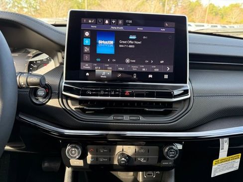 New 2026 Jeep Compass Latitude image 21