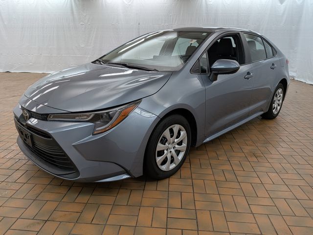 Used 2023 Toyota Corolla LE FWD image 3