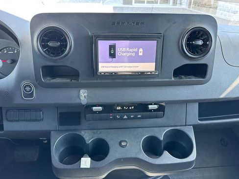 Used 2021 Mercedes-Benz Sprinter 3500 image 29