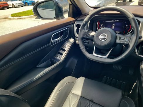 Used 2023 Nissan Rogue Platinum w/ Platinum Premium Package FWD image 15
