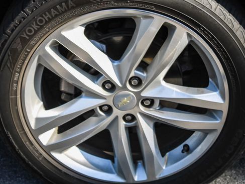 Used 2018 Chevrolet Equinox Premier FWD image 10