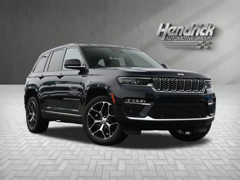 Used 2024 Jeep Grand Cherokee Summit image 2
