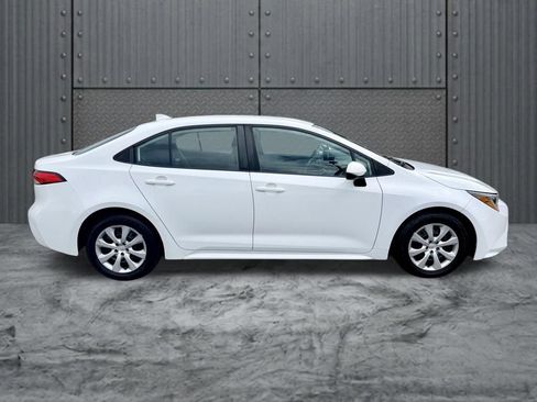 Used 2023 Toyota Corolla LE FWD image 2