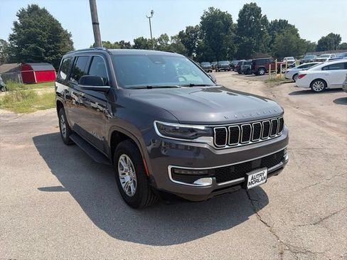 Used 2023 Jeep Wagoneer 4WD image 8