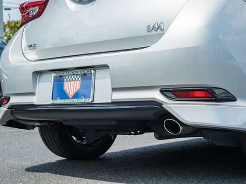 Used 2018 Toyota Corolla iM w/ All-Weather Mat Package FWD image 8