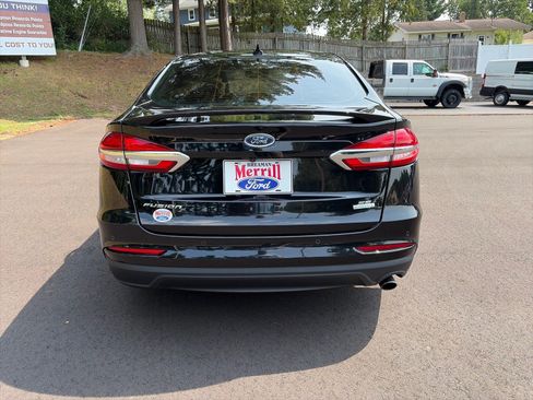 Used 2019 Ford Fusion SE w/ Equipment Group 151A FWD image 5