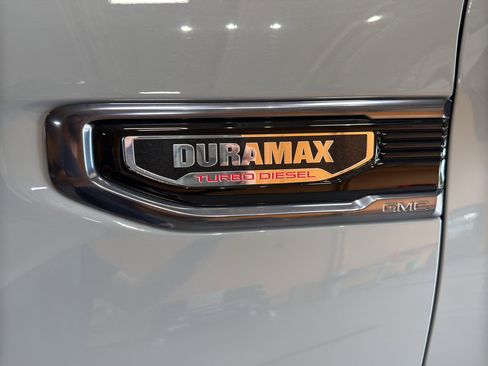 Used 2025 GMC Sierra 1500 AT4 w/ AT4 Preferred Package AWD/4WD image 10