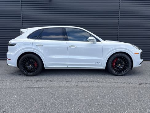 Used 2022 Porsche Cayenne GTS image 6